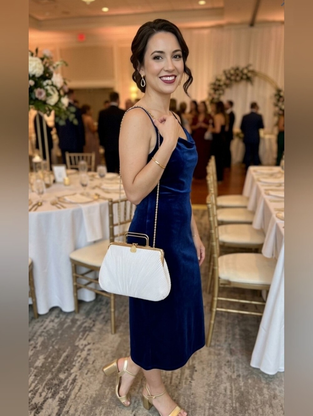 Vintage White Pleated Kiss-Lock Evening Clutch Bag-Gold Tone Strap